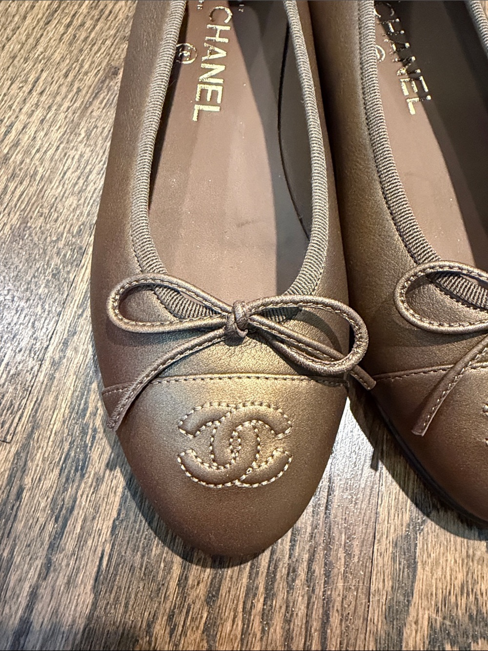NWOT SIZE 6.5 CHANEL Brown Leather Ballet Flats - Picture 2 of 7